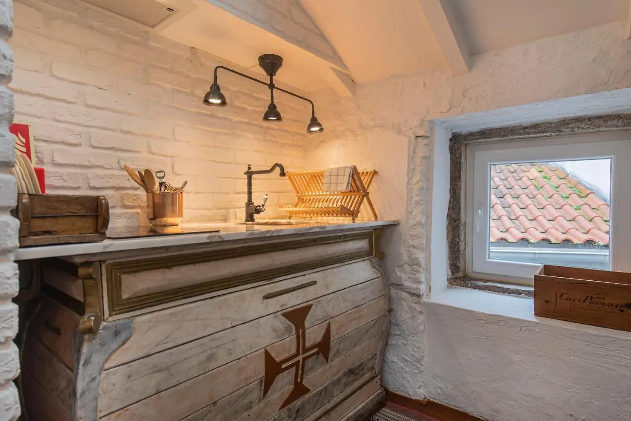Lovelystay - Distinctive & Unique Apartment Next To Se Cathedral Of Lisbon - 5 Min To Chiado