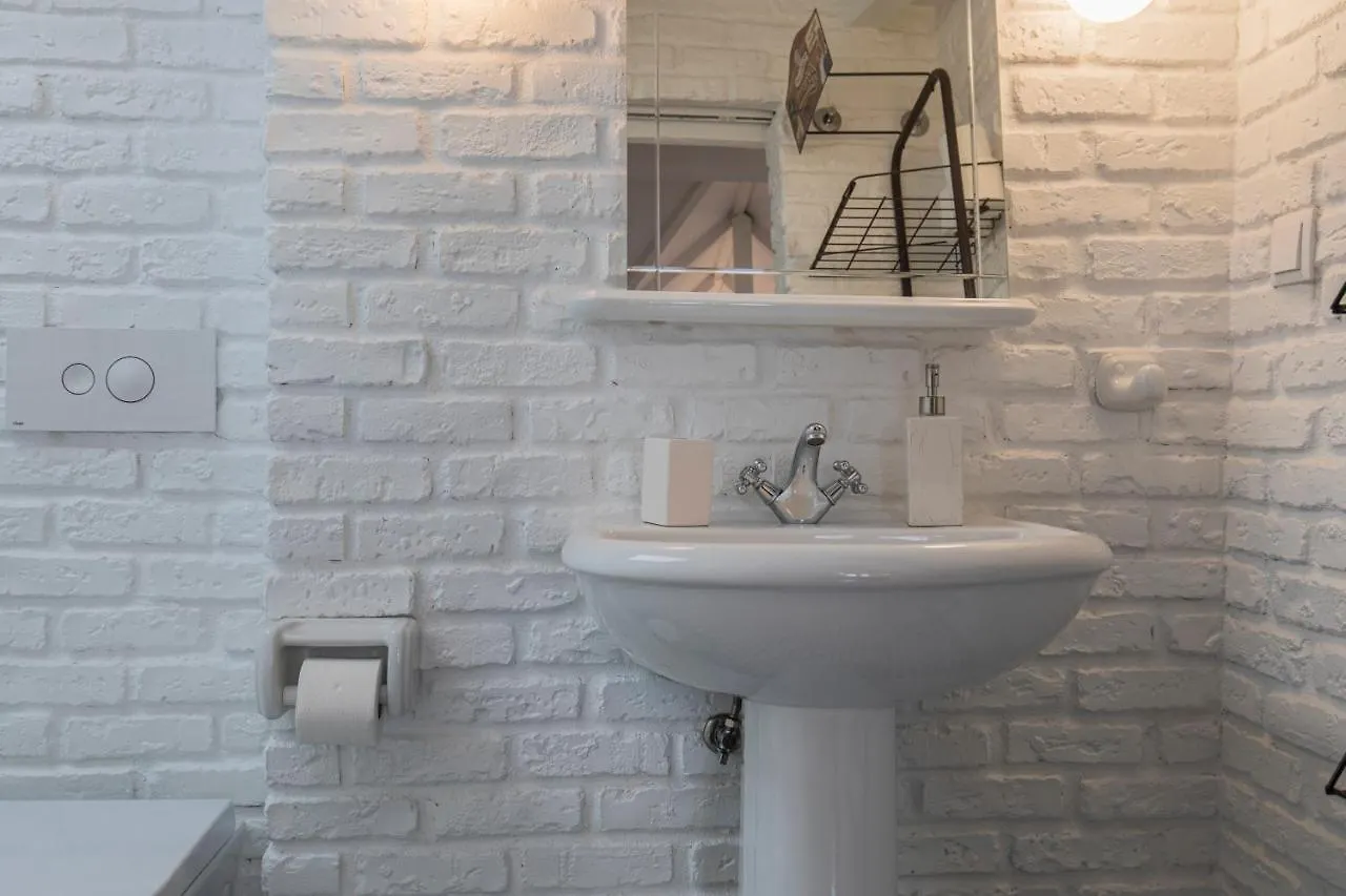 Lovelystay - Distinctive & Unique Apartment Next To Se Cathedral Of Lisbon - 5 Min To Chiado
