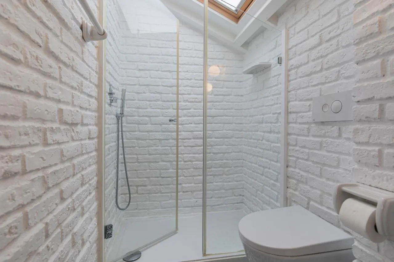 Lovelystay - Distinctive & Unique Apartment Next To Se Cathedral Of Lisbon - 5 Min To Chiado